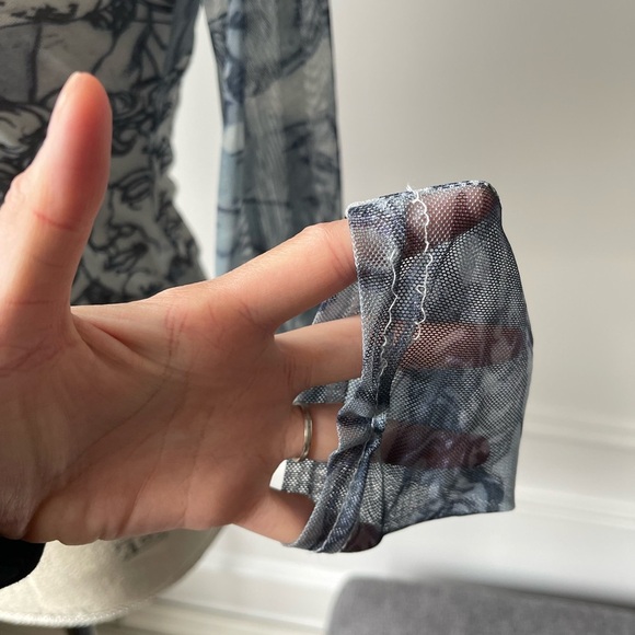 Blue mesh Sheer Artistic Print Long Sleeve Top - Picture 5 of 6
